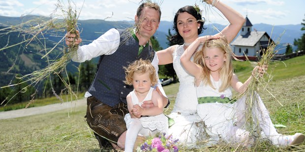 Hochzeitsfotos - Copyright und Rechte: Bilder frei verwendbar - Österreich - Katschberg Gamskogelhütte 
www.heiratenamberg.at - Roland Holitzky