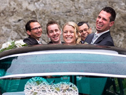 Hochzeitsfotos - Fotobox mit Zubehör - Tirol - Hochzeitsreportage - Fotografie Harald Neuner