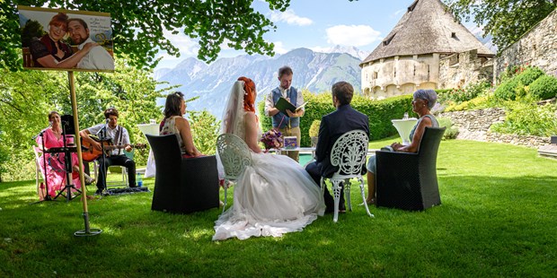 Hochzeitsfotos - Österreich - Romantische Gartenhochzeit im Schloß Friedberg. - Fotografie Harald Neuner