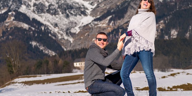 Hochzeitsfotos - Österreich - Verlobung
Paarshooting zur Verlobung. Dieses Paar hatte sehr viel Spaß bei einem Sektpicknick im Schnee. jede Idee ist willkommen. Ich gehe auf alle Ihre Wünsche ein. - Fotografie Harald Neuner
