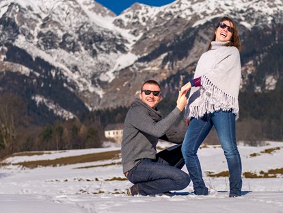 Hochzeitsfotos - Copyright und Rechte: Bilder auf Social Media erlaubt - Österreich - Verlobung
Paarshooting zur Verlobung. Dieses Paar hatte sehr viel Spaß bei einem Sektpicknick im Schnee. jede Idee ist willkommen. Ich gehe auf alle Ihre Wünsche ein. - Fotografie Harald Neuner