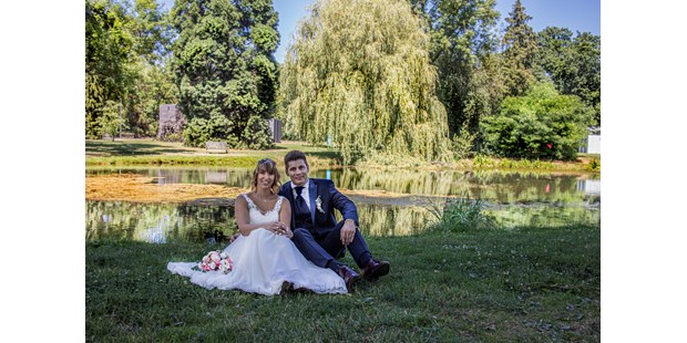 Hochzeitsfotos - Videografie buchbar - Ruhrgebiet - im Park - Fotostudio Bremer
