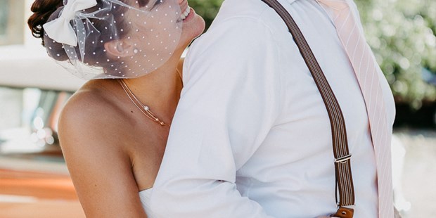 Hochzeitsfotos - Copyright und Rechte: Bilder auf Social Media erlaubt - Vellberg - Juliane Kaeppel - authentic natural wedding photography