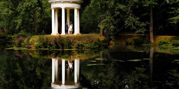 Hochzeitsfotos - Art des Shootings: Fotostory - Leipzig - Brautpaarshooting direkt nach der Trauung im Schlosspark Lützschena - lisamariedesign | fotografie und grafikdesign in leipzig