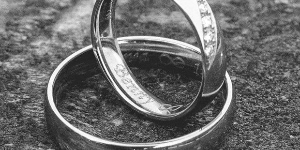 Hochzeitsfotos - Art des Shootings: Fotostory - Ochtrup - Auch die Ringe müssen fotografiert werden - DW_Hochzeitsfotografie