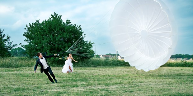 Hochzeitsfotos - Art des Shootings: Trash your Dress - Niedersachsen - Sportliches Fotoshooting - Fotografenmeisterin Aleksandra Marsfelden