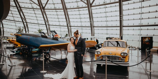 Hochzeitsfotos - Copyright und Rechte: Bilder auf Social Media erlaubt - Laa an der Thaya - Hanger 7 Salzburg Hochzeitsfotograf | Karlo Gavric Weddings - Karlo Gavric
