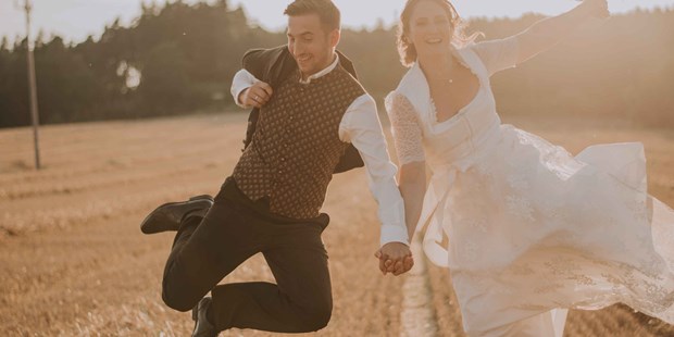 Hochzeitsfotos - Art des Shootings: After Wedding Shooting - Hausruck - https://www.annahorbachova.com/weddings - Anna Horbachova 