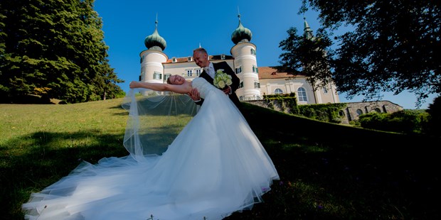 Hochzeitsfotos - Art des Shootings: Trash your Dress - Tumeltsham - Kerstin & Sascha....Schloss Artstetten. Sommer 2018. - Ing.Ivan Lukacic