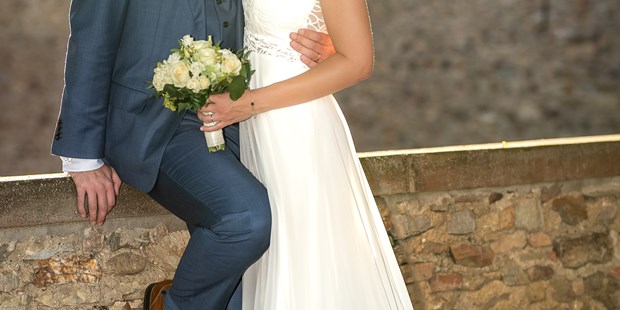 Hochzeitsfotos - Copyright und Rechte: Bilder privat nutzbar - Künzelsau - Schloss Vollrads - Sonnenuntergangsshooting - Silke & Chris Photography