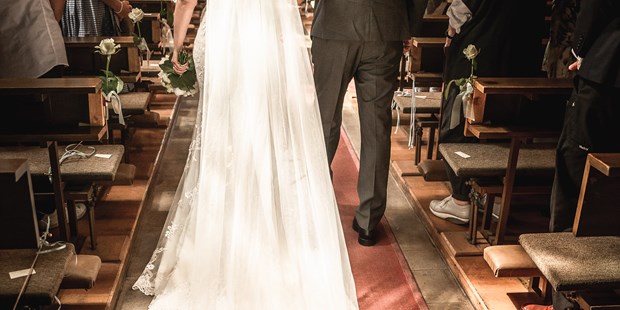 Hochzeitsfotos - Fotostudio - Bruchköbel - Walking down the Aisle - Silke & Chris Photography