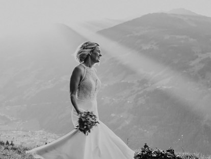 Hochzeitsfotos - Art des Shootings: Portrait Hochzeitsshooting - Österreich - Eine Traumhochzeit auf der Zillertaler Wiesenalm - Shots Of Love - Barbara Weber Photography