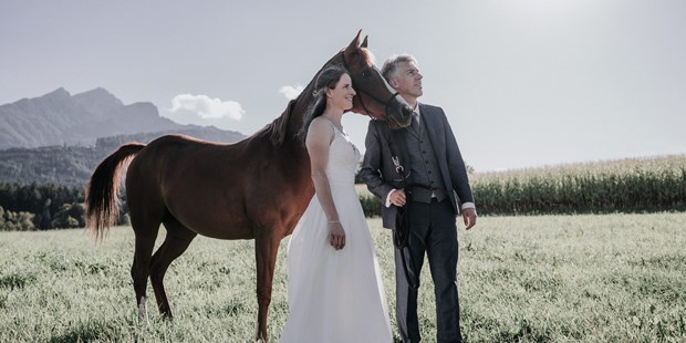 Hochzeitsfotos - Österreich - Hochzeitsshooting mit Araberstute Mystery - Shots Of Love - Barbara Weber Photography