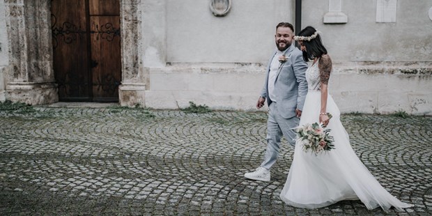Hochzeitsfotos - Österreich - Paarshooting in der Haller Altstadt - Shots Of Love - Barbara Weber Photography