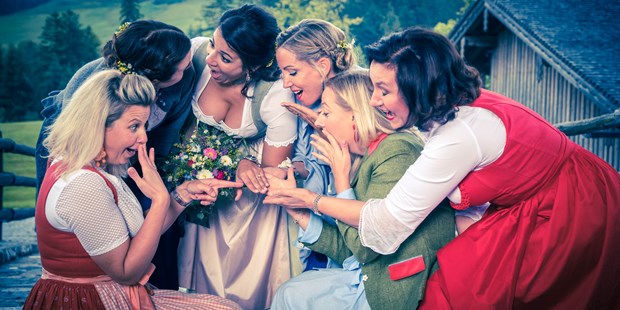 Hochzeitsfotos - Copyright und Rechte: Bilder auf Social Media erlaubt - Salzburg-Stadt (Salzburg) - Mädeslrunde - Dein schönster Tag - Hochzeitsfotografie
