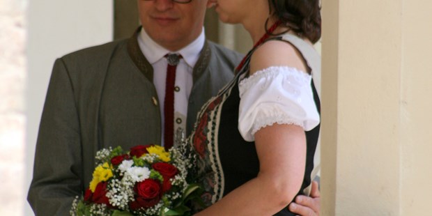 Hochzeitsfotos - Österreich - Michael und Martina
Standesamtliche Trauung inTracht
(c)2016 by Paparazzi-Tirol | mamaRazzi-foto
 - Paparazzi Tirol | MamaRazzi - Foto | Isabella Seidl Photography
