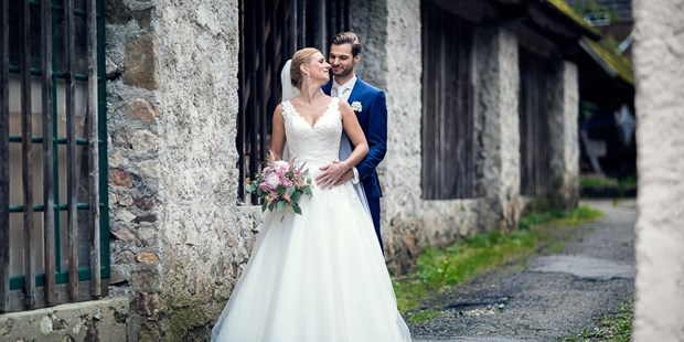 Hochzeitsfotos - Fotobox mit Zubehör - Oberösterreich - Paarshooting Traunkirchen / Traunsee - Visual Wedding – Martin & Katrin