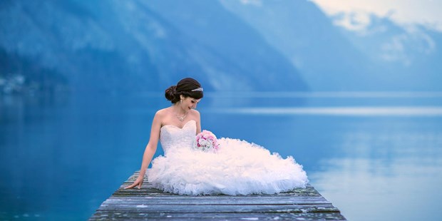 Hochzeitsfotos - Fotobox alleine buchbar - Lenzing (Lenzing) - Afterwedding Shooting am Traunsee - Visual Wedding – Martin & Katrin