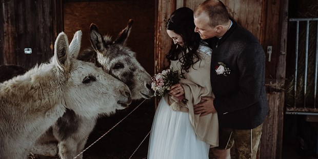 Hochzeitsfotos - Copyright und Rechte: Bilder auf Social Media erlaubt - Neustadt an der Donau - Simone Kienzl Fotografie