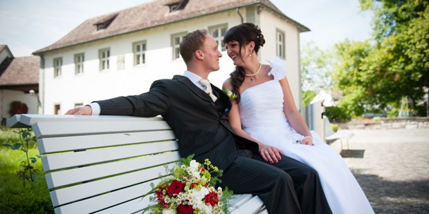 Hochzeitsfotos - Fotobox alleine buchbar - Schweiz - Paarshooting mit vielen kreativen Ideen. - Fotografie by Carole Fleischmann