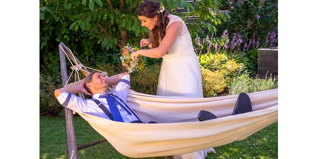 Hochzeitsfotos - Copyright und Rechte: Bilder auf Social Media erlaubt - Droß - Gartenhochzeit Tulln Niederösterreich - Multimedia Film & Photography
