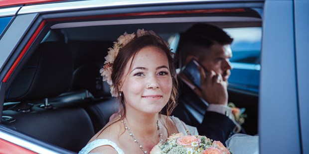Hochzeitsfotos - zweite Kamera - Hessen - Bei längeren Hochzeitsreportagen ist auch ein Fotoshooting an eurer Lieblingslocation in Obertshausen, Rodgau, Offenbach oder Umgebung möglich. - Mirjam Beitz