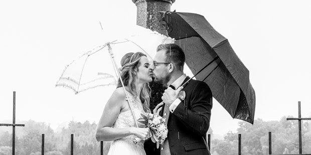 Hochzeitsfotos - Copyright und Rechte: Bilder auf Social Media erlaubt - Pregarten - Valeria Akerlund