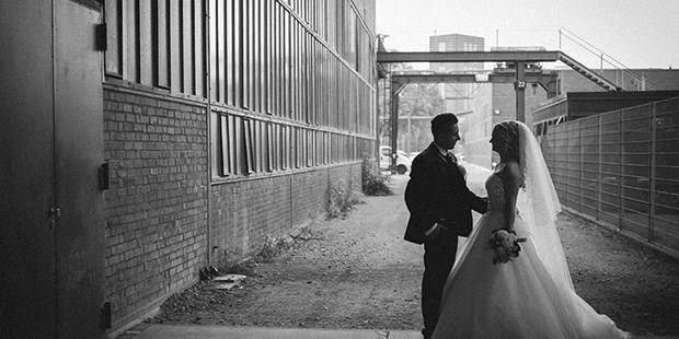 Hochzeitsfotos - Copyright und Rechte: Bilder dürfen bearbeitet werden - Frankfurt am Main - emotionale und authentische Hochzeitsfotografie. 
Mehr auf www.hamidan.de - Gülten Hamidanoglu
