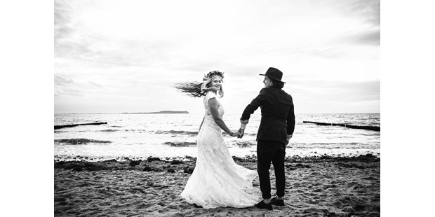 Hochzeitsfotos - Art des Shootings: Prewedding Shooting - Carpin - Strandhochzeit Hochzeitsfotografin Rügen - Maryl Hochzeitsfotografie