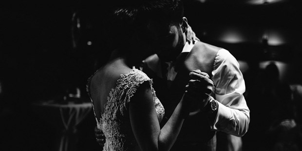 Hochzeitsfotos - Art des Shootings: Fotostory - Illingen (Enzkreis) - First Dance Wedding Couple Ingelheim Weingut Wasem Alexander Sinner - Alexander Sinner