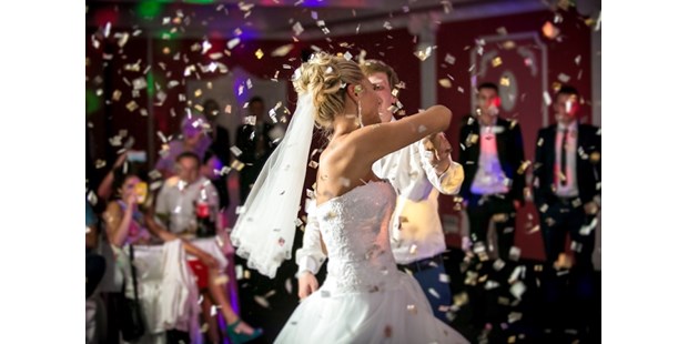 Hochzeitsfotos - Copyright und Rechte: Bilder auf Social Media erlaubt - Region Allgäu - ShootingPro & Fotostories by Heinz Hochzeitsfotografie-lovingmemories.de