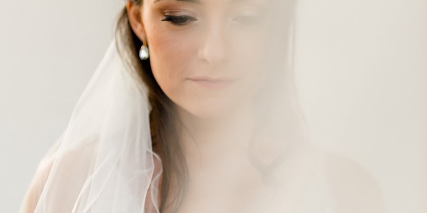 Hochzeitsfotos - Art des Shootings: Fotostory - Bezirk Klagenfurt - Brautshooting mit Schleier
Fine Art - Lydia Jung Photography