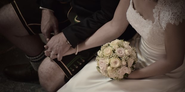 Hochzeitsfotos - Copyright und Rechte: keine Vervielfältigung erlaubt - Frankenburg am Hausruck - tisajn-Foto  tina brunner