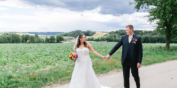 Hochzeitsfotos - Copyright und Rechte: Bilder auf Social Media erlaubt - Eberschwang - Andrea Staska Photography