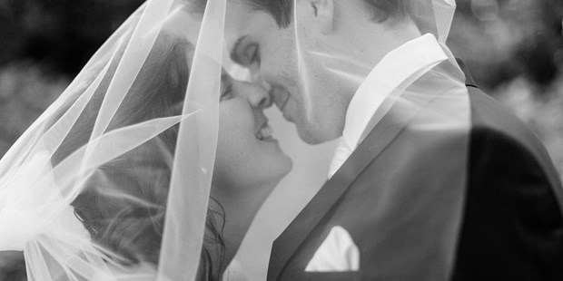 Hochzeitsfotos - Copyright und Rechte: Bilder auf Social Media erlaubt - Hausruck - Andrea Staska Photography