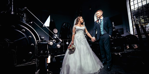 Hochzeitsfotos - Fotobox mit Zubehör - Deutschland - Christof Oppermann - Authentic Wedding Storytelling