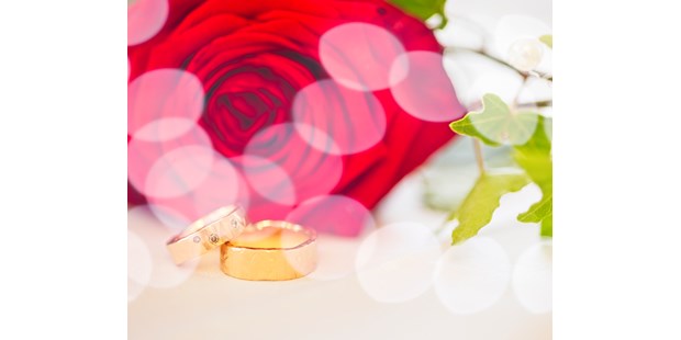 Hochzeitsfotos - Copyright und Rechte: Bilder frei verwendbar - Mattstetten - Das Ringfoto - CountryFoto