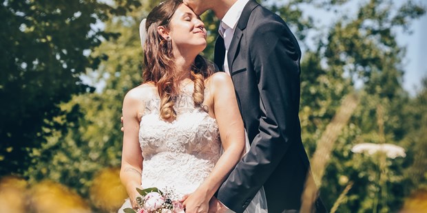 Hochzeitsfotos - Copyright und Rechte: Bilder auf Social Media erlaubt - Wilkau-Haßlau - Julia Pevchina