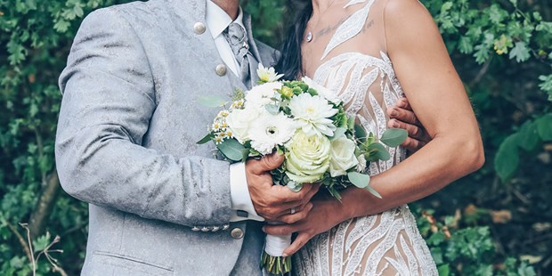 Hochzeitsfotos - Copyright und Rechte: Bilder auf Social Media erlaubt - Wachau - Julia Pevchina