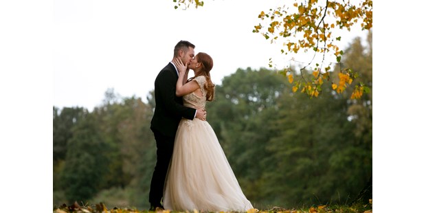 Hochzeitsfotos - Copyright und Rechte: Bilder auf Social Media erlaubt - Burgthann - Hochzeitsfotografie Victoria Oldenburg-Lehmann
