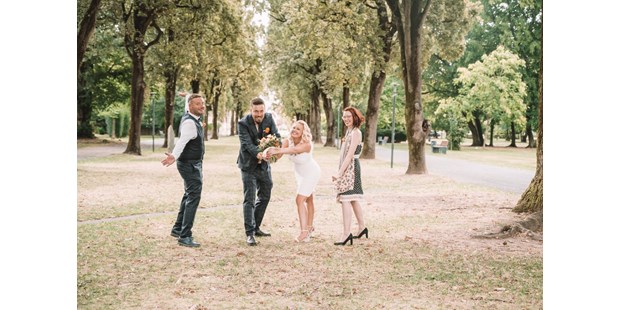 Hochzeitsfotos - Copyright und Rechte: Bilder dürfen bearbeitet werden - Gschwandt (Gschwandt) - Hochzeitsfotograf Graz Wien - Hochzeifotograf N&T