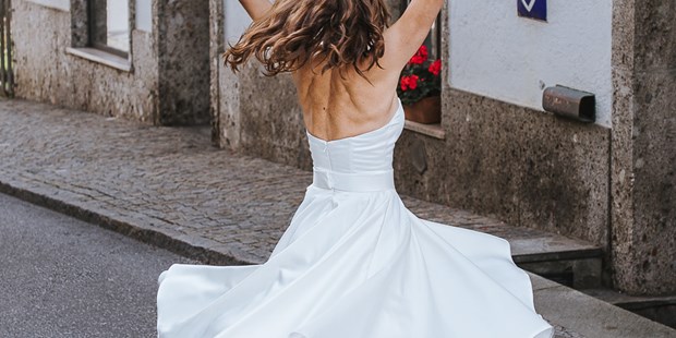Hochzeitsfotos - Art des Shootings: Trash your Dress - Hausruck - Bernd Kaeferboeck Photography