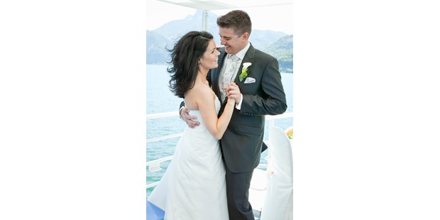 Hochzeitsfotos - Art des Shootings: Prewedding Shooting - Lenzing (Lenzing) - Reportagefotografie, Mondsee,
© Isabell Schatz - Ja-ich-will-Schatz