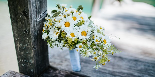 Hochzeitsfotos - Copyright und Rechte: Bilder kommerziell nutzbar - Wattens - Brautstrauss - Katrin Solwold