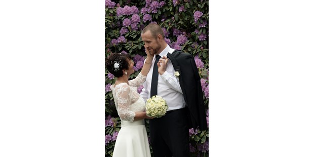 Hochzeitsfotos - Copyright und Rechte: Bilder frei verwendbar - Aukrug - Brautpaar beim Fotoshooting in Willigrad - BALZEREK, REINHARD