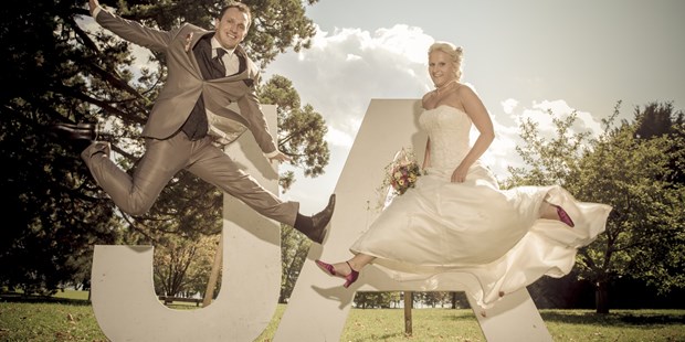 Hochzeitsfotos - Fotobox mit Zubehör - Hausruck - JA, Makus, wir wollen DICH als Hochzeitsfotografen - Markus Nitsche Fotografie