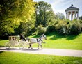 Hochzeitsfotograf: Hochzeitsfotografie im Englischen Garten in München - Wolfgang Burkart Fotografie