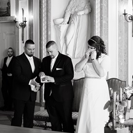 Hochzeitsfotograf: Im Standesamt: zu Tränen gerührt... - Herr und Frau Beichert Hochzeits-Fotografen