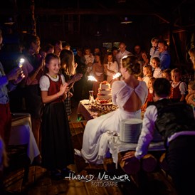 Hochzeitsfotograf: Die Torte! Meist einer der Höhepunkte jedes Hochzeitsfestes. - Fotografie Harald Neuner