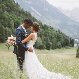 Hochzeitsfotograf: Hochzeitsfotograf Tirol | www.dielichtbildnerei.at | Natürliche Hochzeitsfotos Tirol - Die Lichtbildnerei